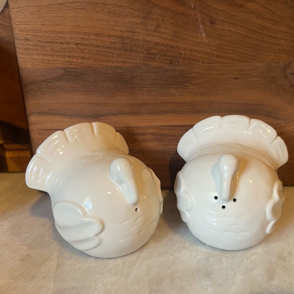 Vintage Pottery Barn Cream Ceramic Turkey S&P Shakers